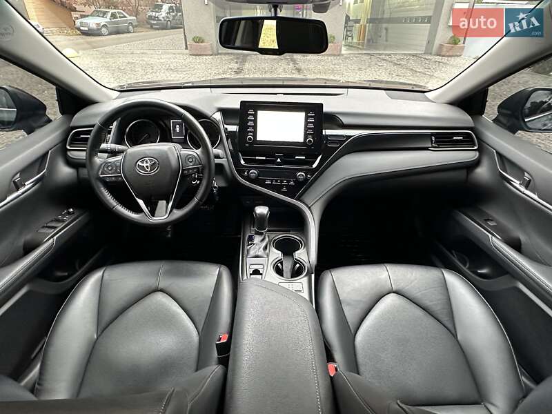 Седан Toyota Camry 2021 в Харькове