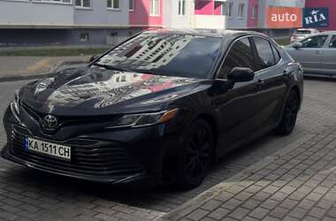 Седан Toyota Camry 2018 в Львове