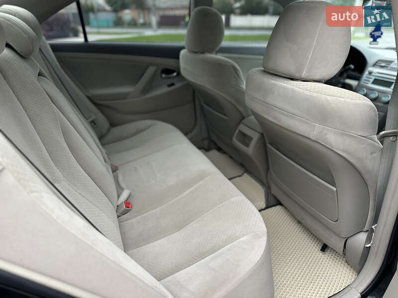 Седан Toyota Camry 2007 в Виннице