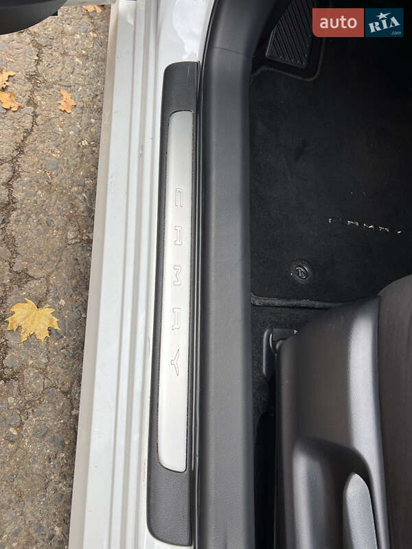 Седан Toyota Camry 2018 в Валках