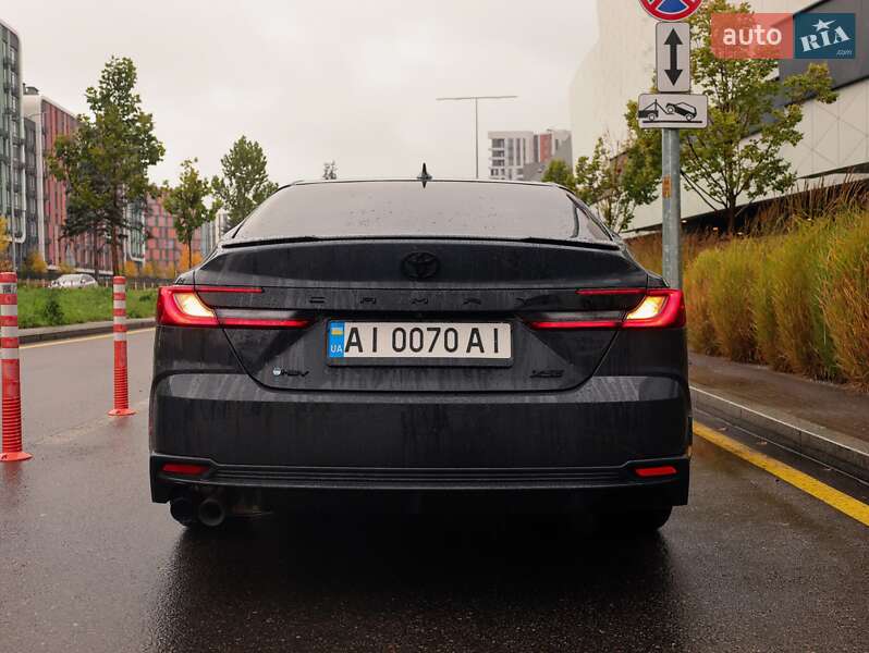 Седан Toyota Camry 2024 в Києві