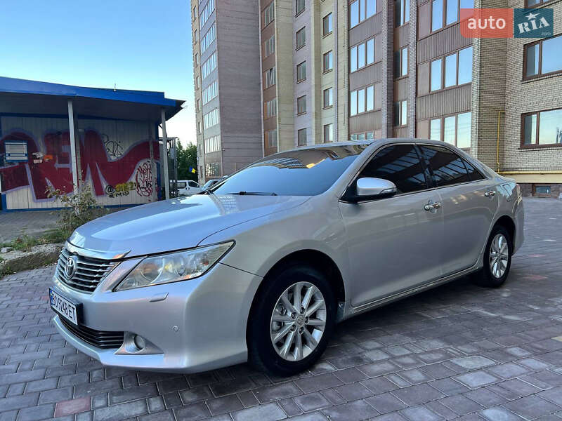 Седан Toyota Camry 2011 в Тернополе