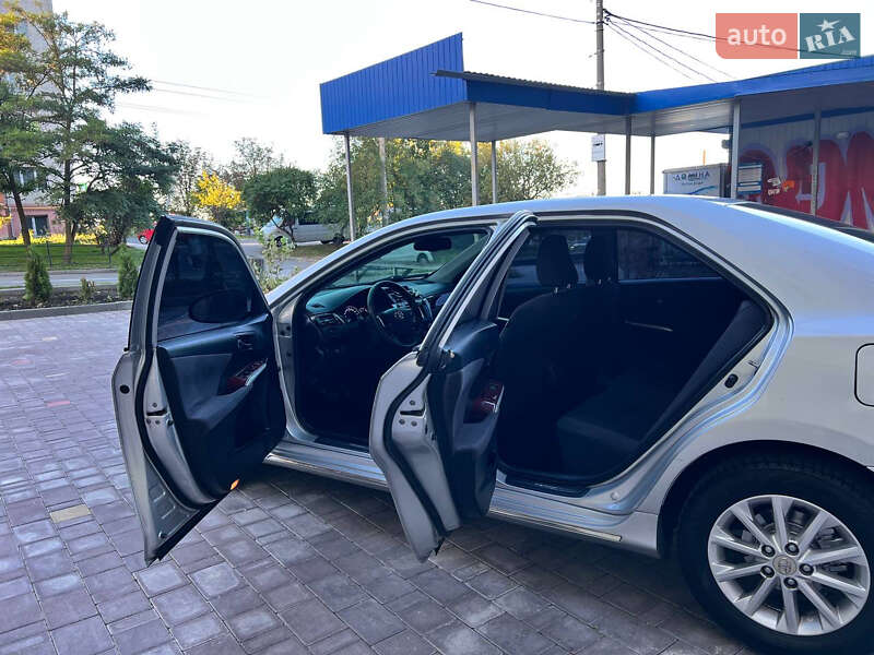 Седан Toyota Camry 2011 в Тернополе
