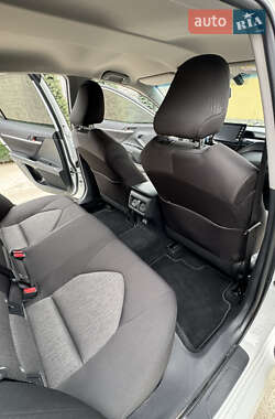 Седан Toyota Camry 2023 в 