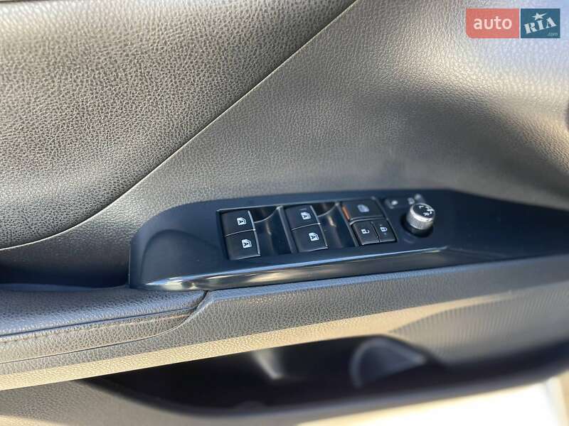 Седан Toyota Camry 2019 в Одесі