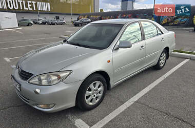Седан Toyota Camry 2003 в Києві