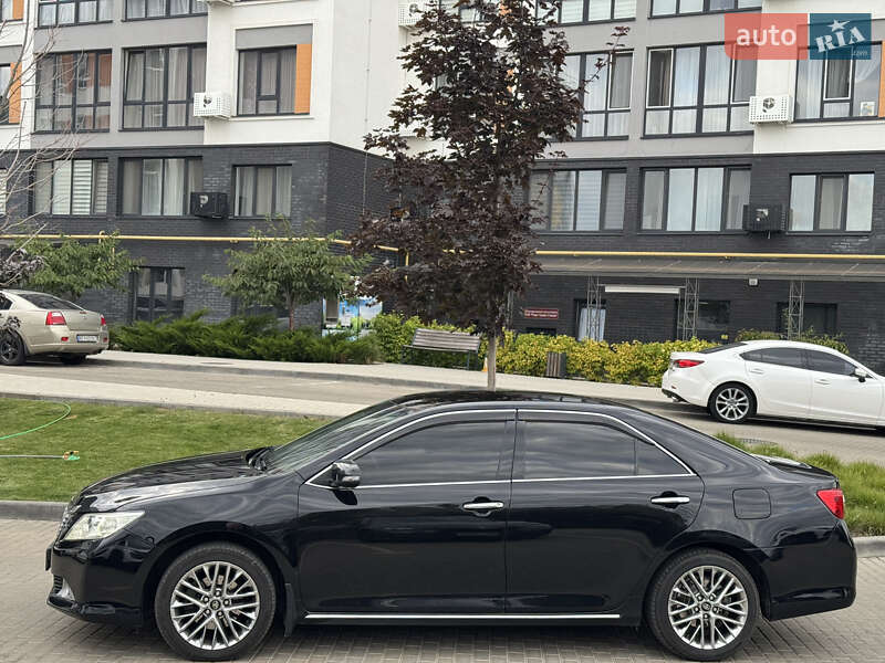 Седан Toyota Camry 2012 в Киеве