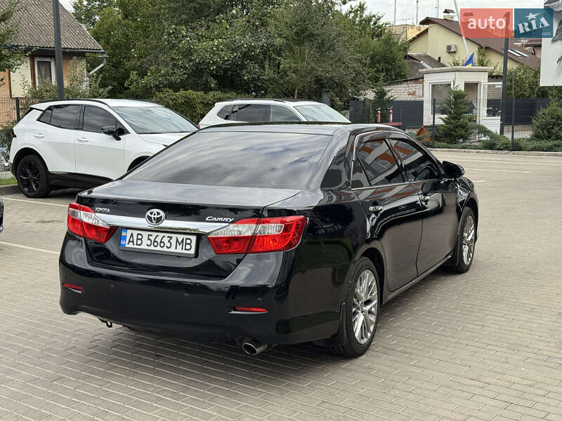 Седан Toyota Camry 2012 в Киеве