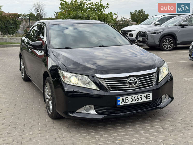 Седан Toyota Camry 2012 в Киеве
