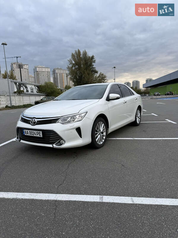 Toyota Camry 2015