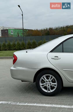 Седан Toyota Camry 2004 в  фото 14 Седан Toyota Camry 2004 в