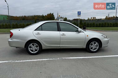 Седан Toyota Camry 2004 в  фото 15 Седан Toyota Camry 2004 в