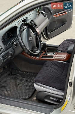 Седан Toyota Camry 2004 в  фото 24 Седан Toyota Camry 2004 в