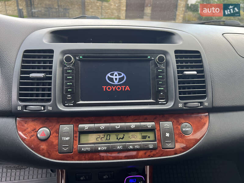 Седан Toyota Camry 2003 в Ровно