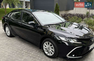 Седан Toyota Camry 2021 в 