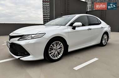 Седан Toyota Camry 2018 в 
