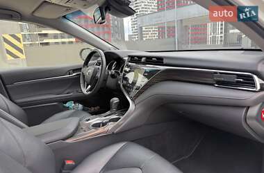 Седан Toyota Camry 2018 в 