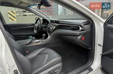 Седан Toyota Camry 2018 в 