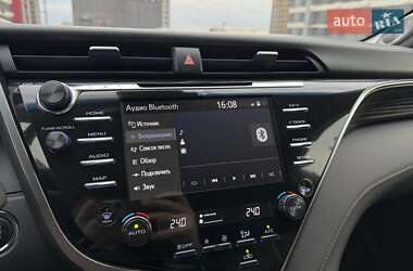 Седан Toyota Camry 2018 в 