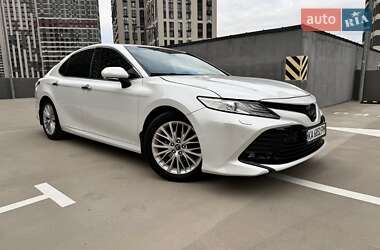 Седан Toyota Camry 2018 в 