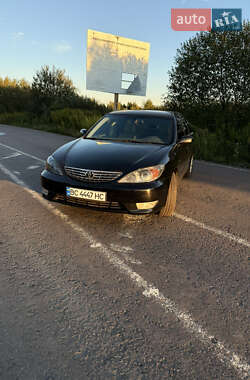 Седан Toyota Camry 2004 в Жовкве