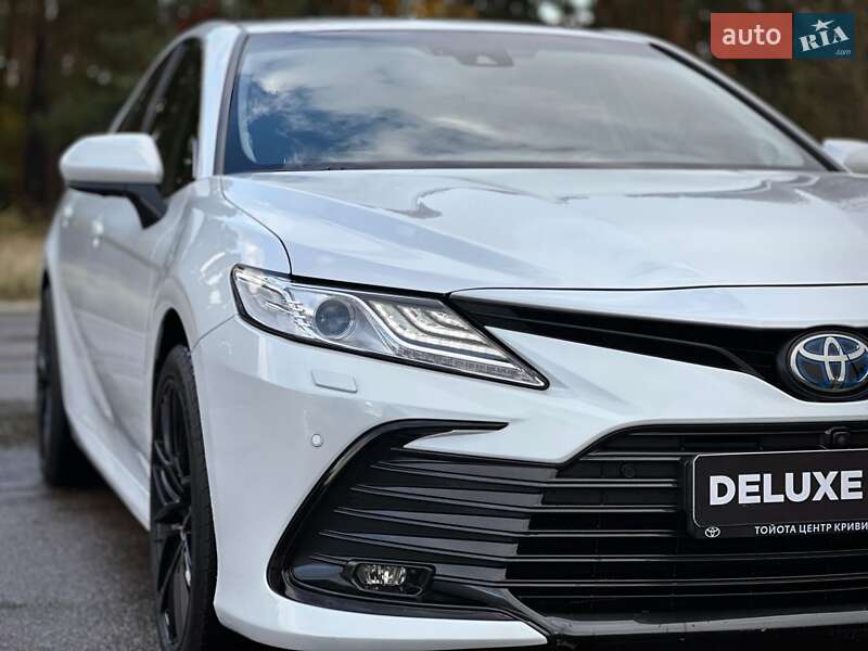 Седан Toyota Camry 2021 в Киеве