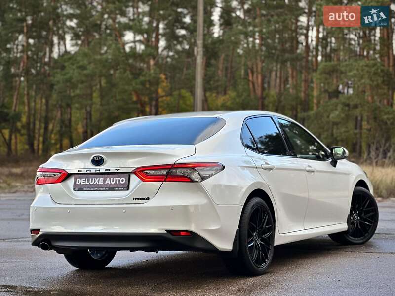 Седан Toyota Camry 2021 в Киеве