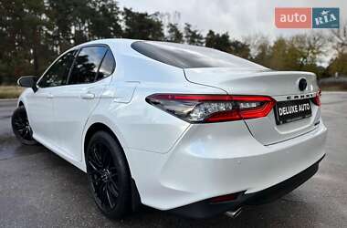 Седан Toyota Camry 2021 в 