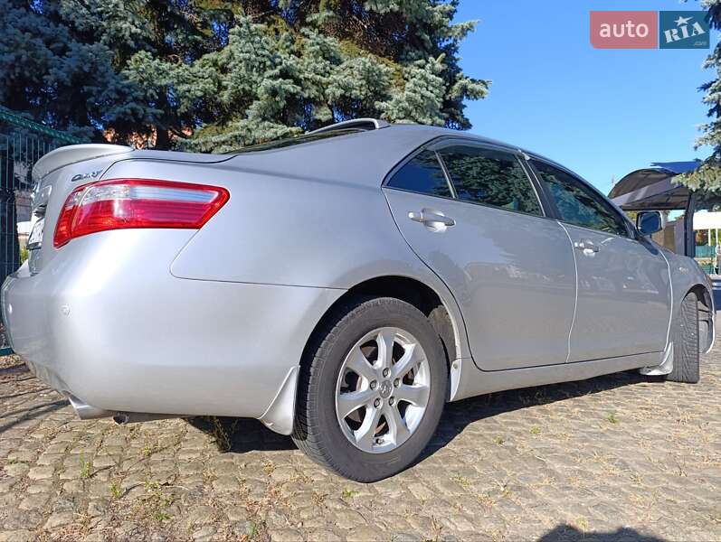 Седан Toyota Camry 2008 в Кропивницком