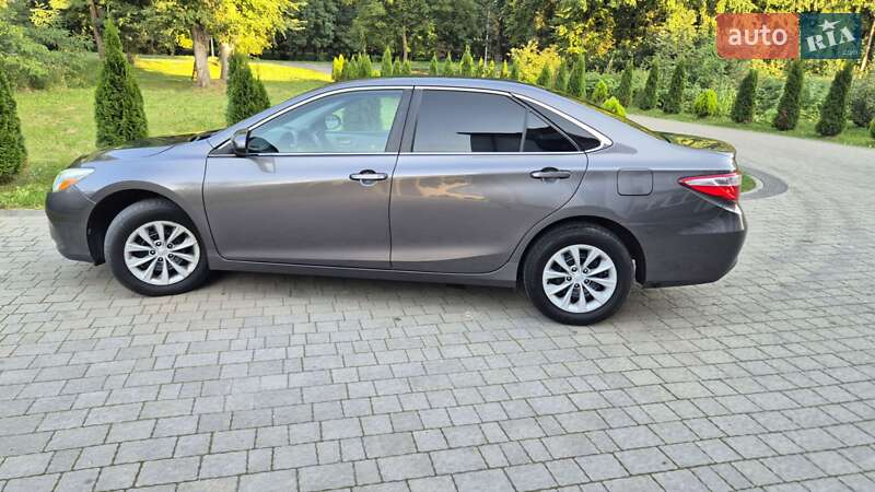 Седан Toyota Camry 2016 в Львові