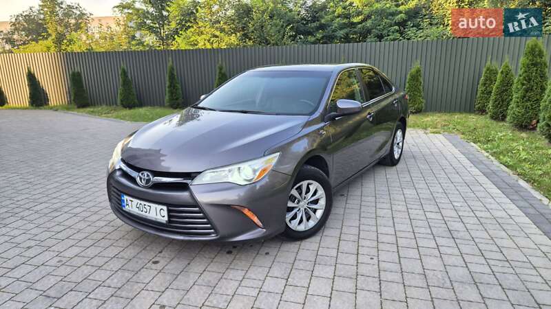 Седан Toyota Camry 2016 в Львові