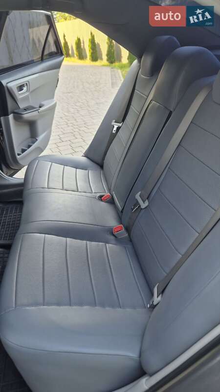 Седан Toyota Camry 2016 в Львові