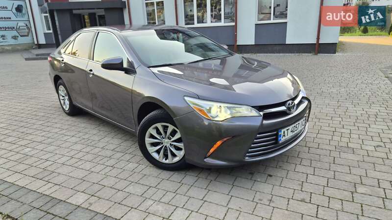 Седан Toyota Camry 2016 в Львові