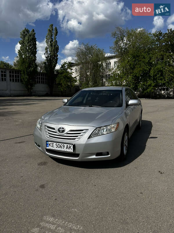 Седан Toyota Camry 2008 в Кривому Розі