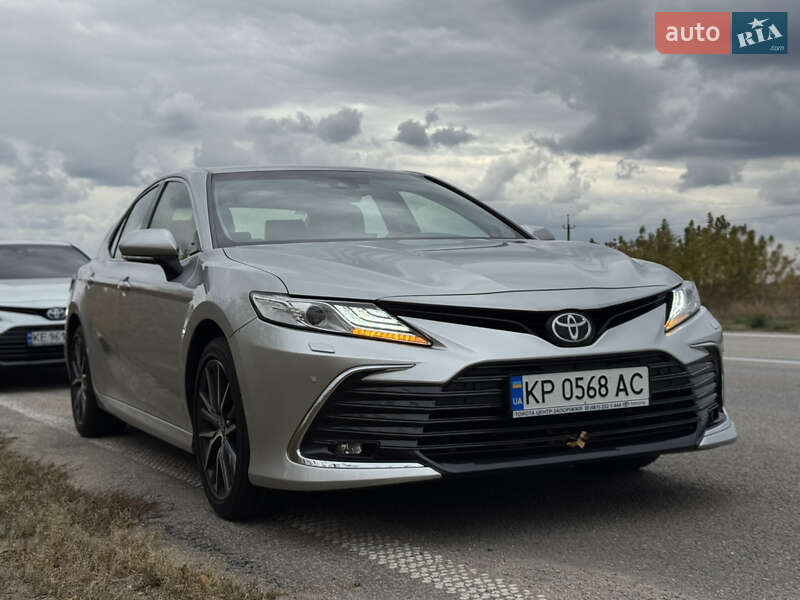 Toyota Camry 2021