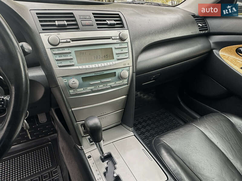 Седан Toyota Camry 2007 в Кропивницком