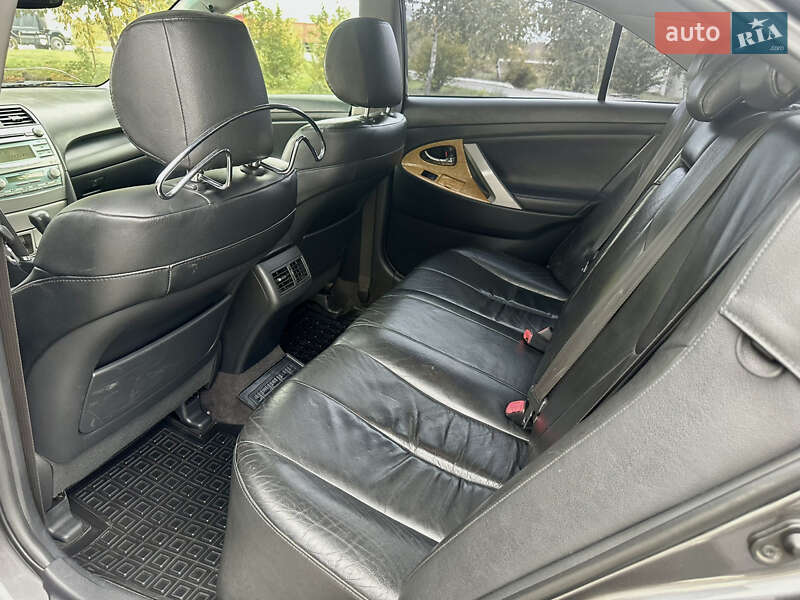 Седан Toyota Camry 2007 в Кропивницком