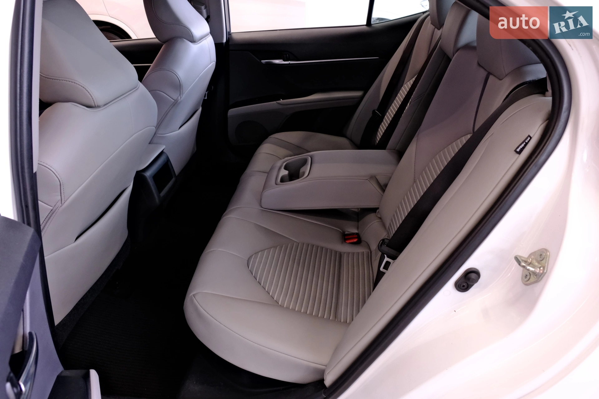2019 Toyota Camry - мініатюра 36