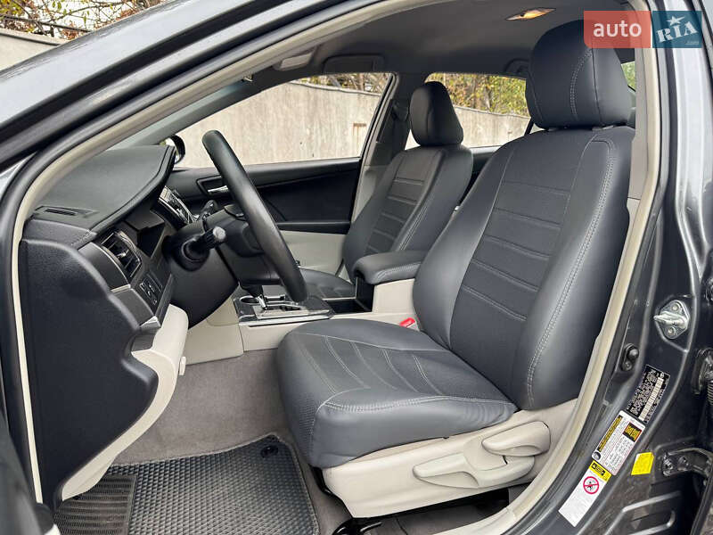 Седан Toyota Camry 2012 в Киеве