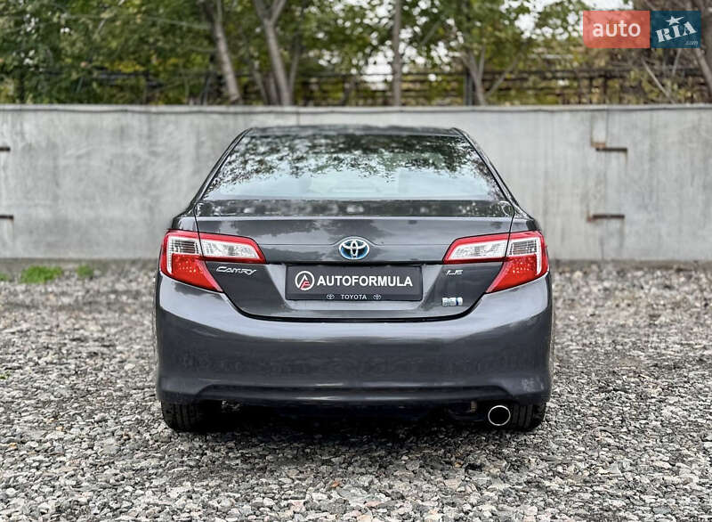 Седан Toyota Camry 2012 в Киеве