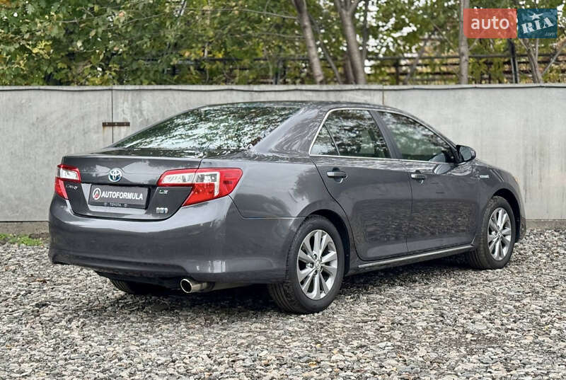 Седан Toyota Camry 2012 в Киеве