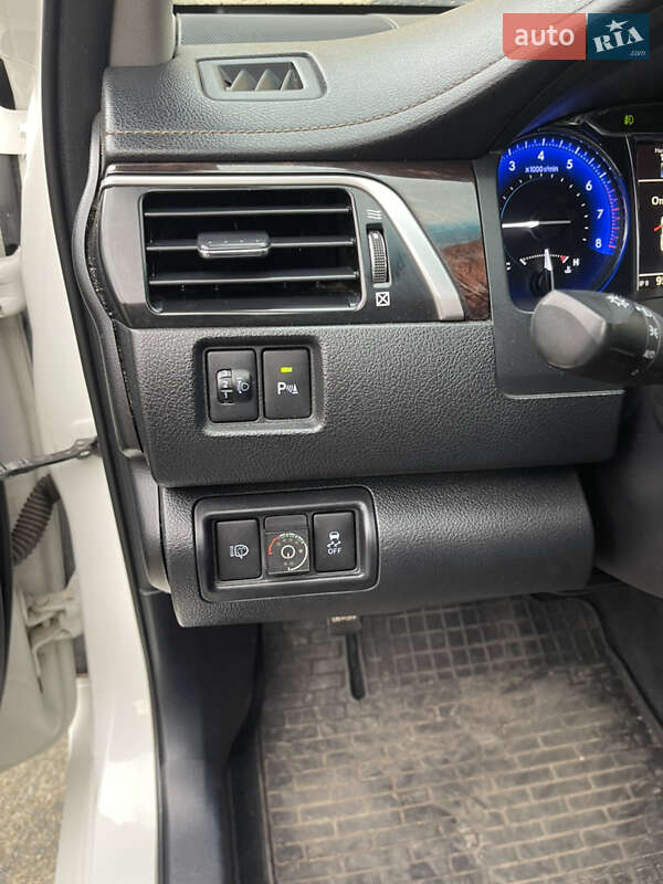 Седан Toyota Camry 2015 в Одессе