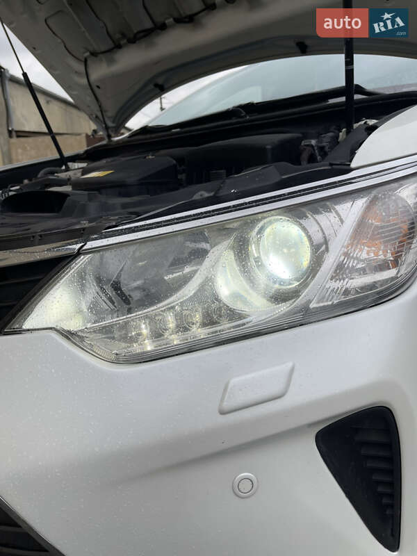 Седан Toyota Camry 2015 в Одессе