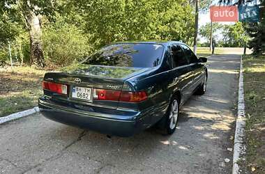 Седан Toyota Camry 2000 в 