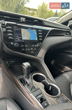 Седан Toyota Camry 2017 в 