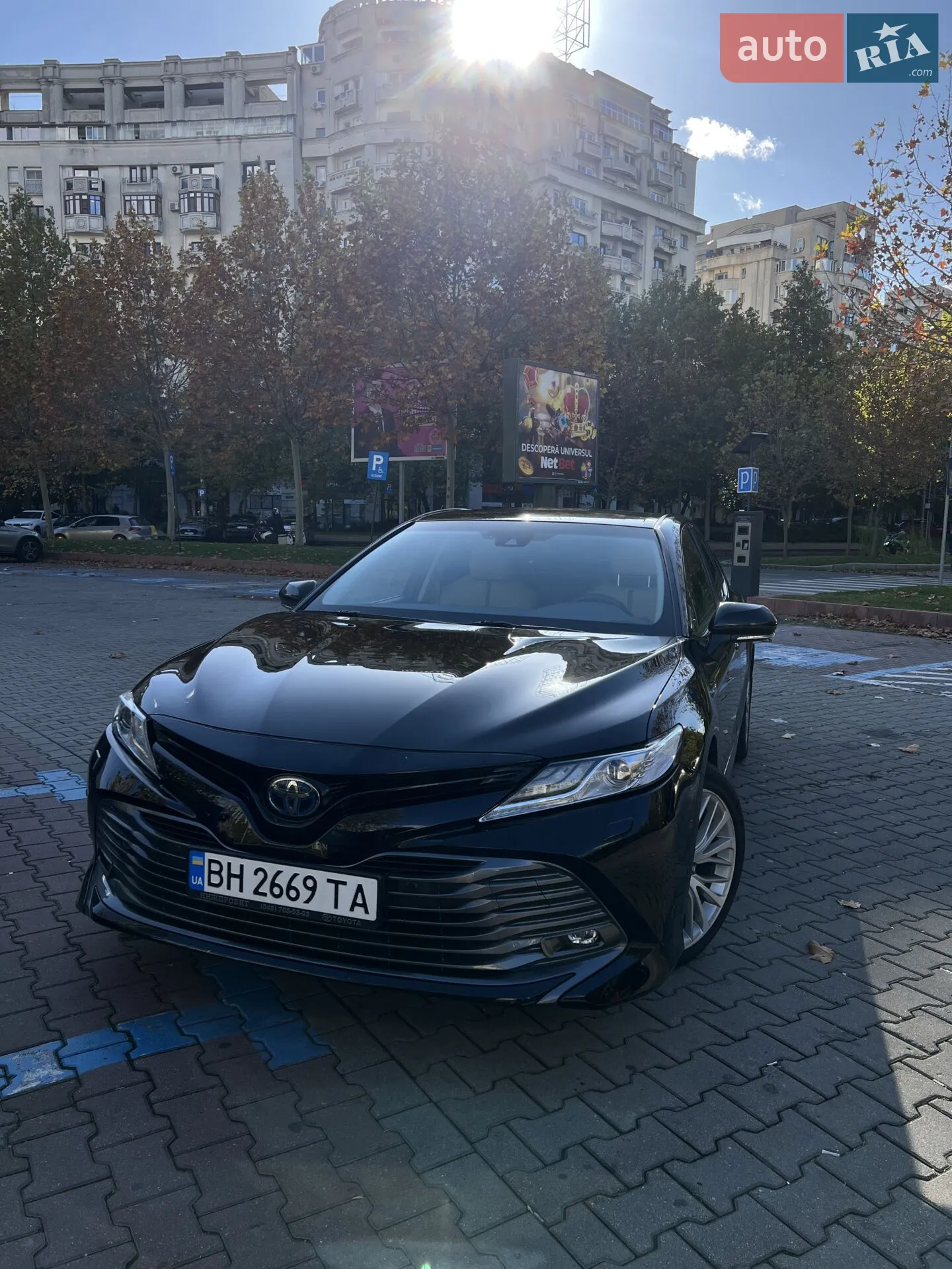 2020 Toyota Camry - фото 1