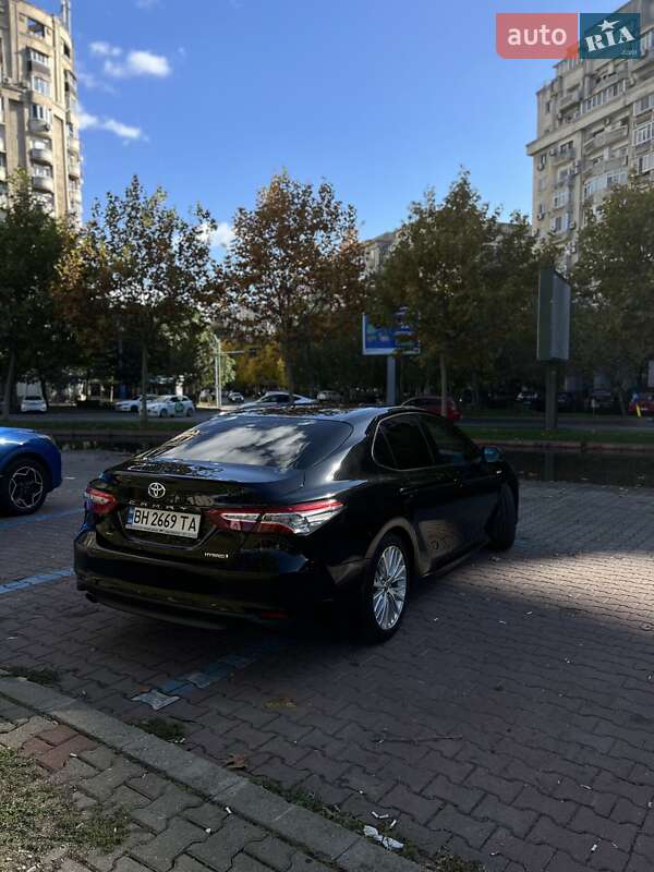 Седан Toyota Camry 2020 в Одессе