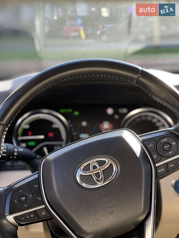 Седан Toyota Camry 2020 в Одессе