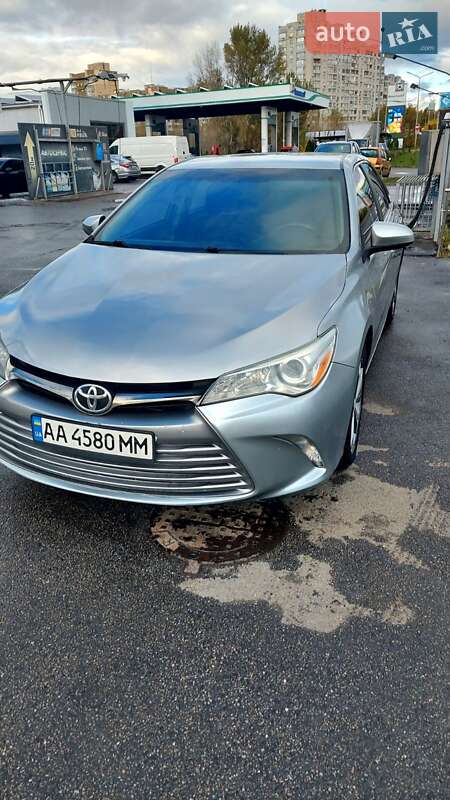 Седан Toyota Camry 2015 в Києві