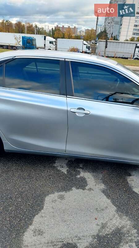 Седан Toyota Camry 2015 в Києві